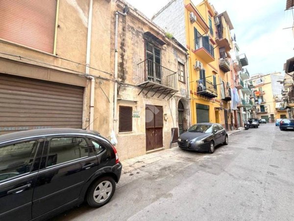 appartamento in vendita a Palermo in zona Zisa