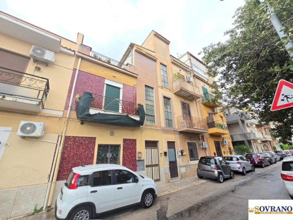 appartamento in vendita a Palermo in zona Partanna