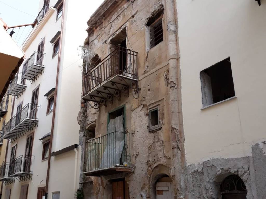 intera palazzina in vendita a Palermo in zona Centro storico
