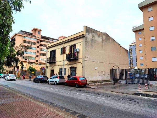 casa indipendente in vendita a Palermo in zona Chiavelli