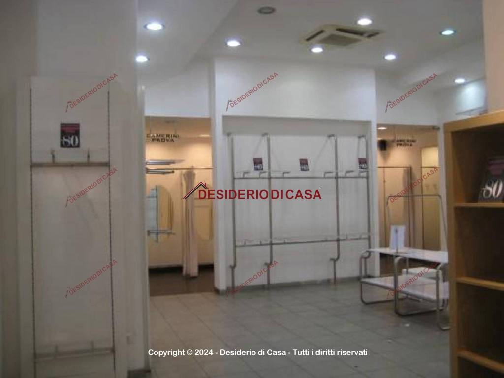 negozio in vendita a Palermo in zona Oreto