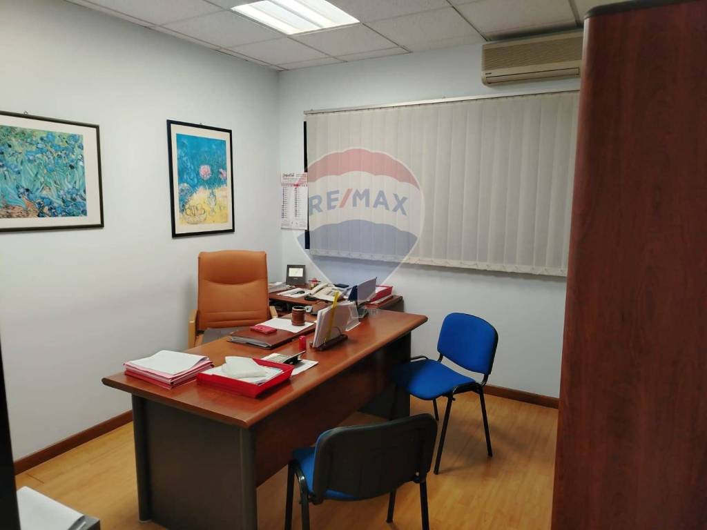 ufficio in vendita a Palermo in zona Malaspina/Palagonia