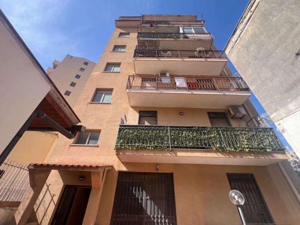 appartamento in vendita a Palermo in zona Mezzomonreale