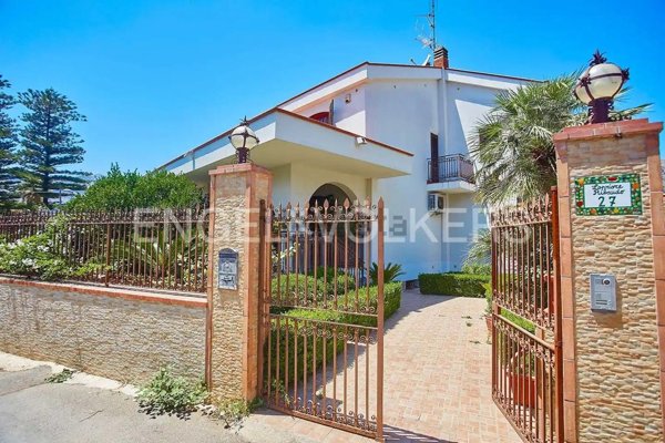 casa indipendente in vendita a Palermo in zona Mondello