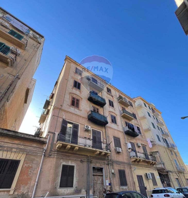 appartamento in vendita a Palermo in zona Zisa