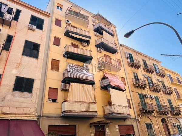 appartamento in vendita a Palermo in zona Zisa