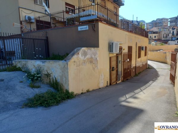 locale di sgombero in vendita a Palermo