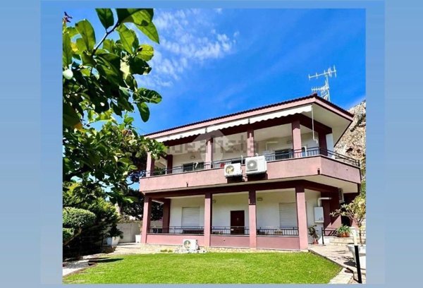 casa indipendente in vendita a Palermo in zona Mondello