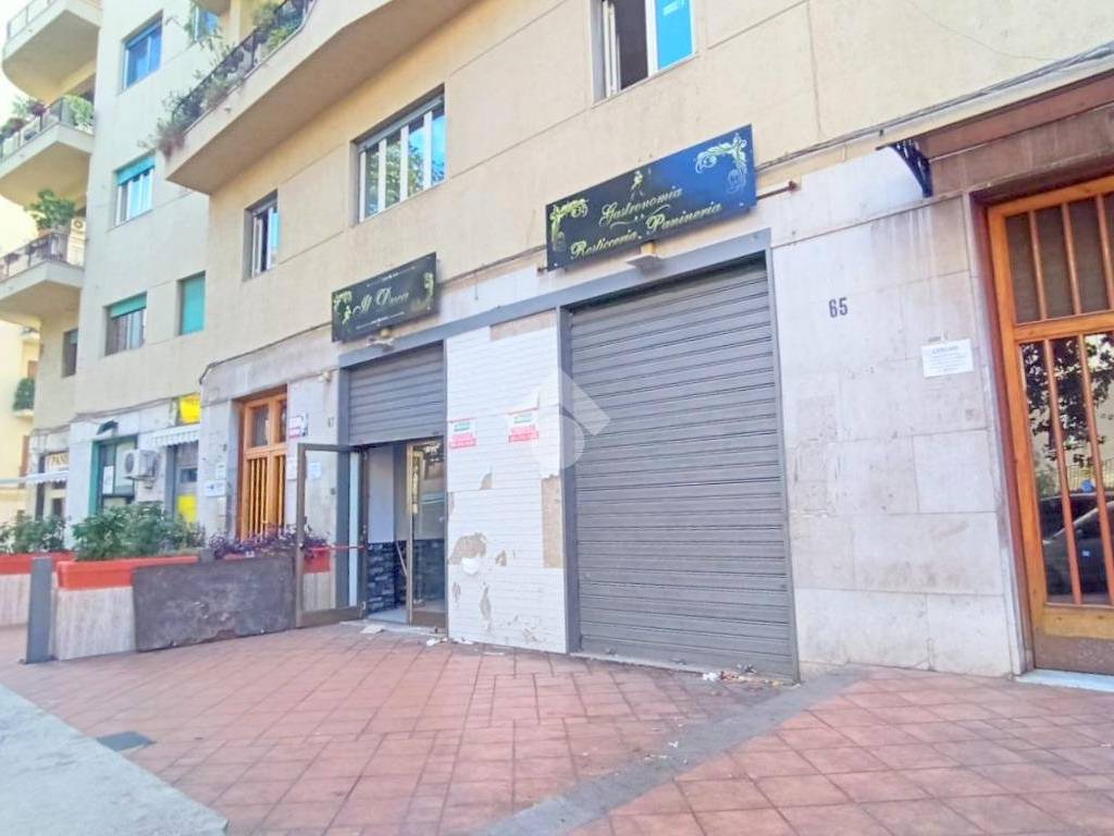 negozio in vendita a Palermo in zona Politeama
