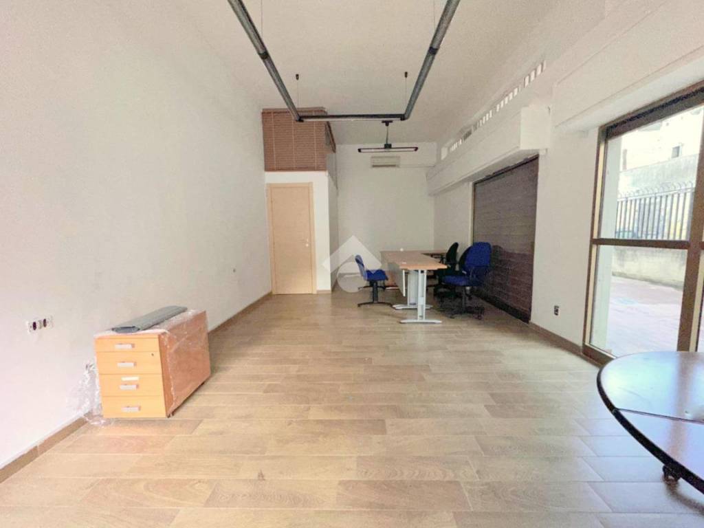negozio in vendita a Palermo in zona Uditore