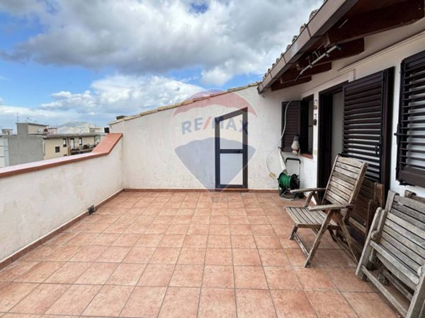 casa indipendente in vendita a Palermo in zona Villagrazia/Falsomiele
