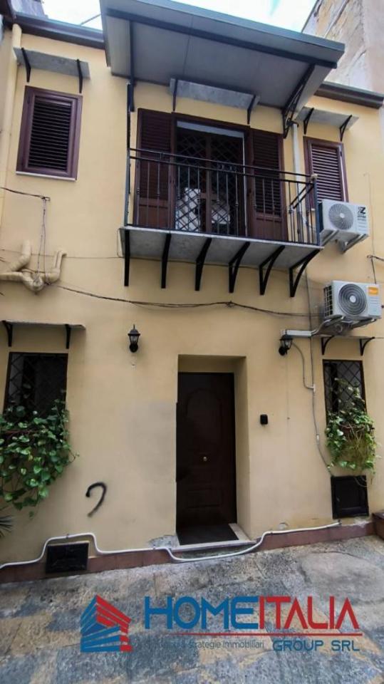casa indipendente in vendita a Palermo in zona Centro storico