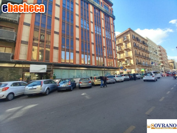 negozio in vendita a Palermo in zona Politeama