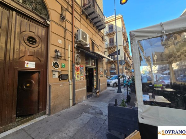 locale commerciale in vendita a Palermo in zona Centro storico