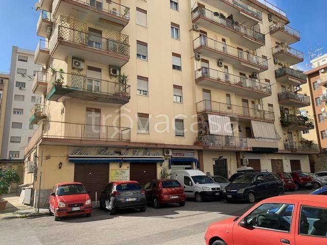 negozio in vendita a Palermo