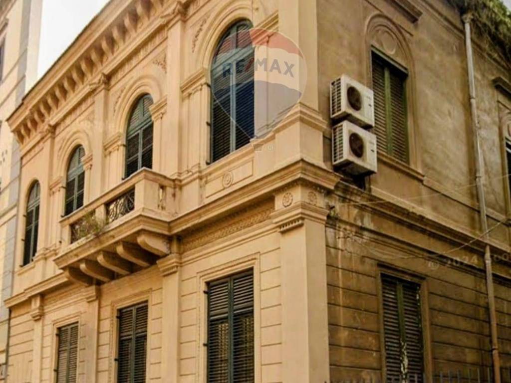 casa indipendente in vendita a Palermo in zona Centro storico
