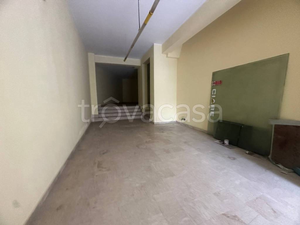 negozio in vendita a Palermo in zona Malaspina/Palagonia