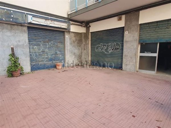 locale commerciale in vendita a Palermo in zona Resuttana