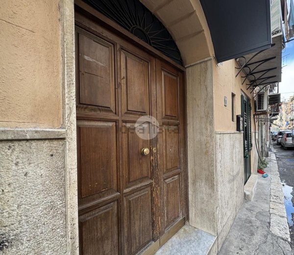 appartamento in vendita a Palermo in zona Zisa