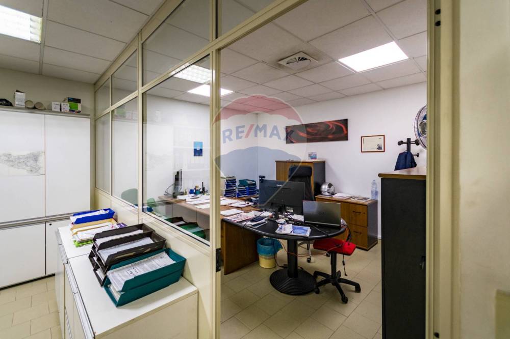 negozio in vendita a Palermo in zona San Lorenzo