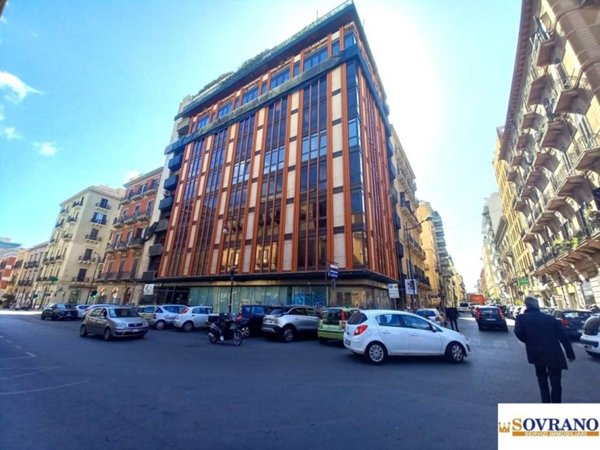 negozio in vendita a Palermo in zona Politeama