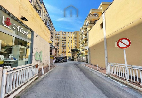 appartamento in vendita a Palermo in zona Malaspina/Palagonia
