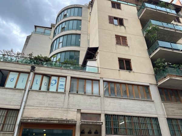 locale commerciale in vendita a Palermo