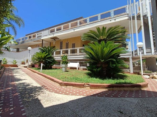 casa indipendente in vendita a Palermo in zona Mezzomonreale