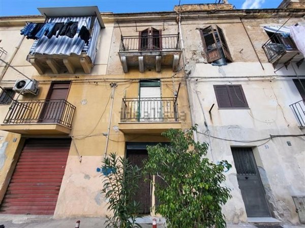 appartamento in vendita a Palermo in zona Zisa