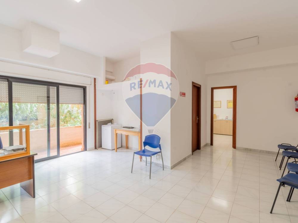 ufficio in vendita a Palermo in zona Arenella/Vergine Maria