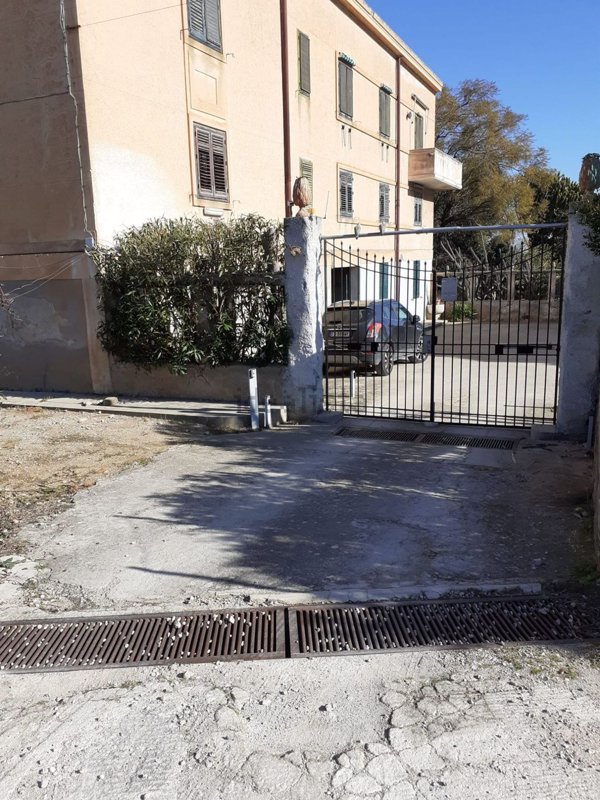 locale di sgombero in vendita a Palermo in zona Acqua dei Corsari