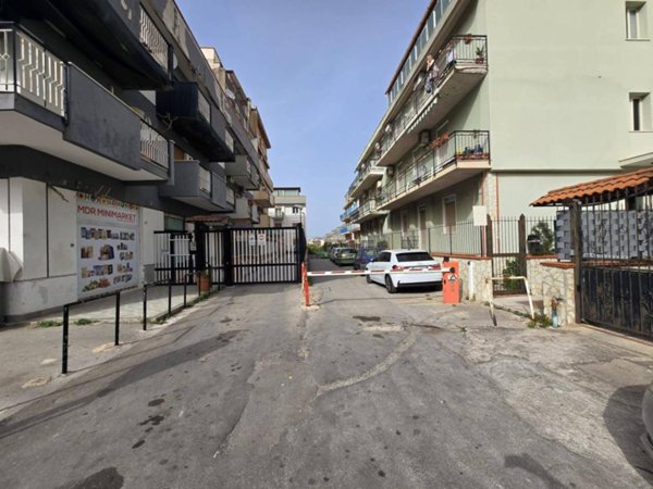 negozio in vendita a Palermo in zona Tommaso Natale