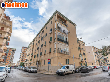 appartamento in vendita a Palermo in zona Oreto