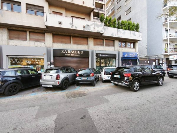 negozio in vendita a Palermo in zona Libertà