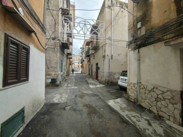 casa indipendente in vendita a Palermo in zona Centro storico