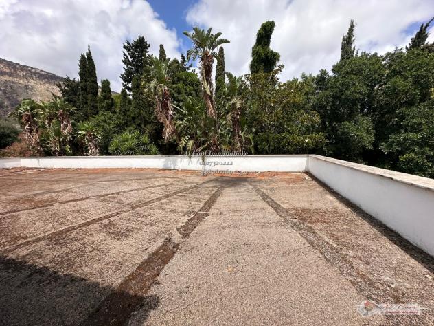 negozio in vendita a Palermo in zona Mondello
