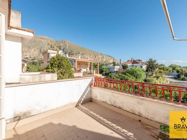 casa indipendente in vendita a Palermo in zona Libertà