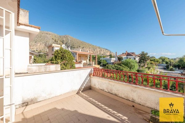 casa indipendente in vendita a Palermo in zona Libertà