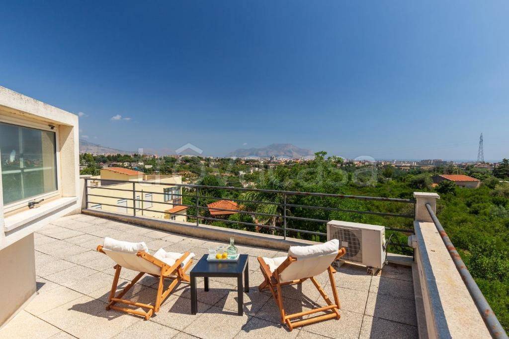 casa indipendente in vendita a Palermo in zona Villagrazia/Falsomiele