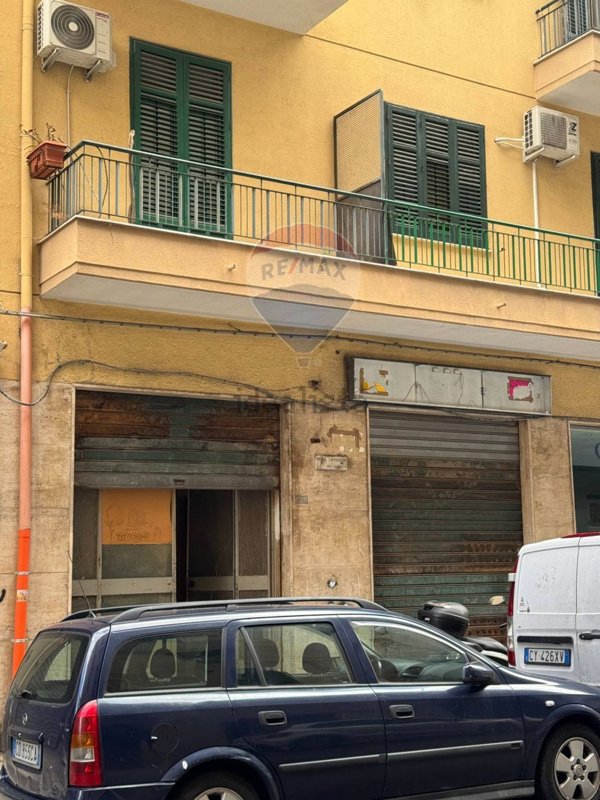 locale commerciale in vendita a Palermo in zona Oreto