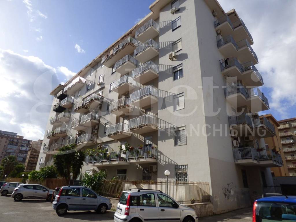 appartamento in vendita a Palermo in zona Settecannoli