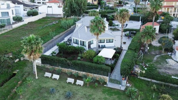 casa indipendente in vendita a Palermo in zona Oreto