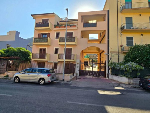 appartamento in vendita a Palermo in zona Tommaso Natale