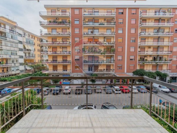 appartamento in vendita a Palermo in zona Malaspina/Palagonia