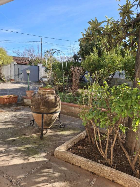 casa indipendente in vendita a Palermo in zona Villagrazia/Falsomiele