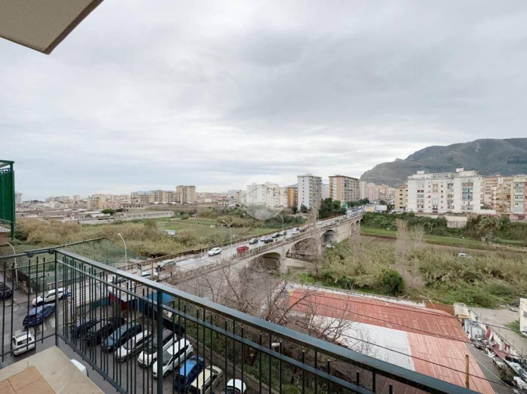 appartamento in vendita a Palermo in zona Oreto