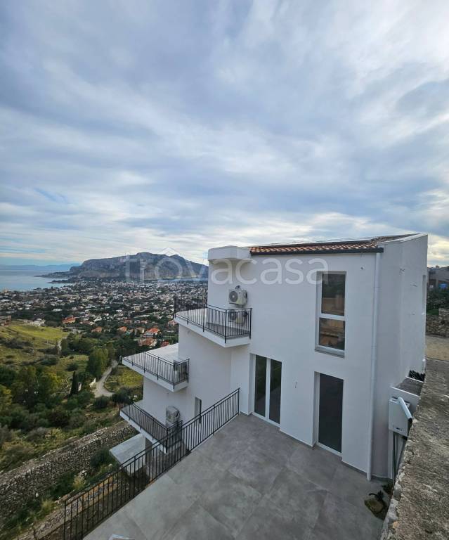 casa indipendente in vendita a Palermo in zona Partanna