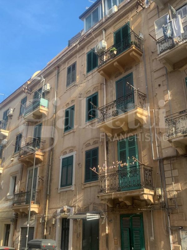 appartamento in vendita a Palermo in zona Montegrappa / Santa Rosalia