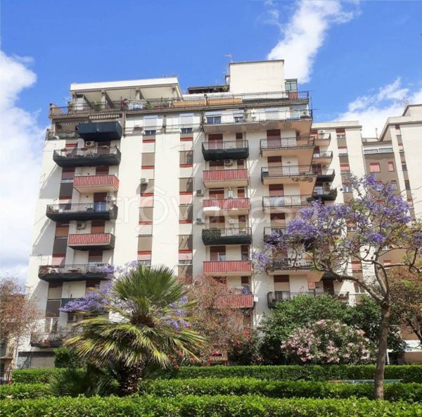appartamento in vendita a Palermo in zona Zisa