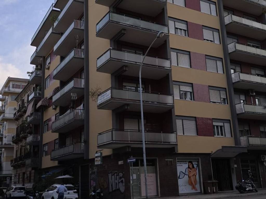 appartamento in vendita a Palermo in zona Malaspina/Palagonia